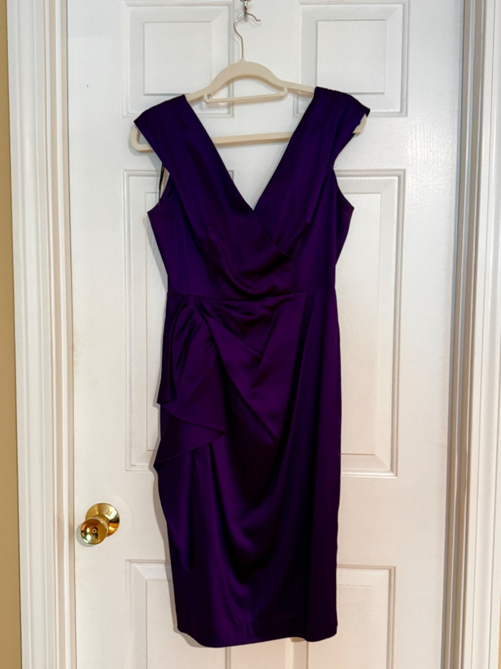 Maggy London Purple V-Neck Cocktail Dress Size 8 Ruffle Waist